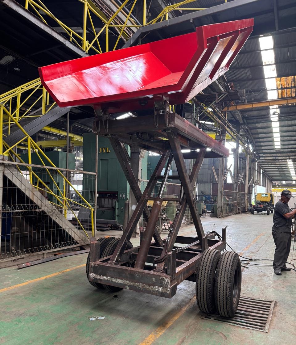 Scissor Lift kap 3 Ton Traktor Nusantara dengan Sistem Hydraulic - Slide 2